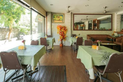 Tuban Torres Accommodation Kuta Lombok Exterior foto