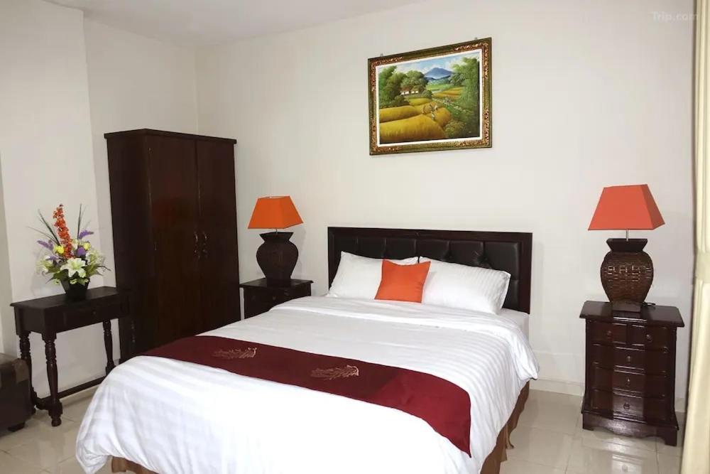Tuban Torres Accommodation Kuta Lombok Exterior foto